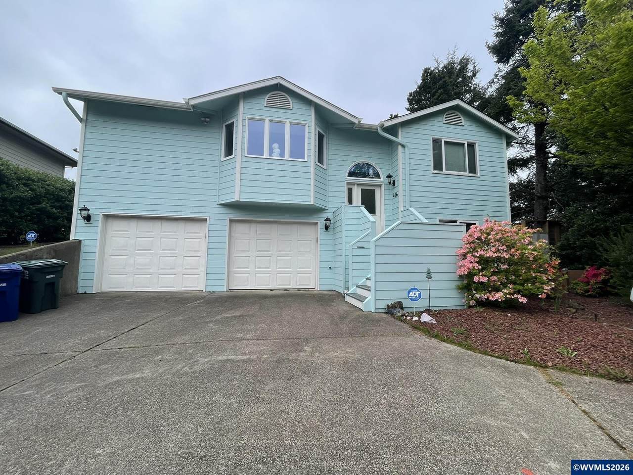 416 19th Ct - Photo 1