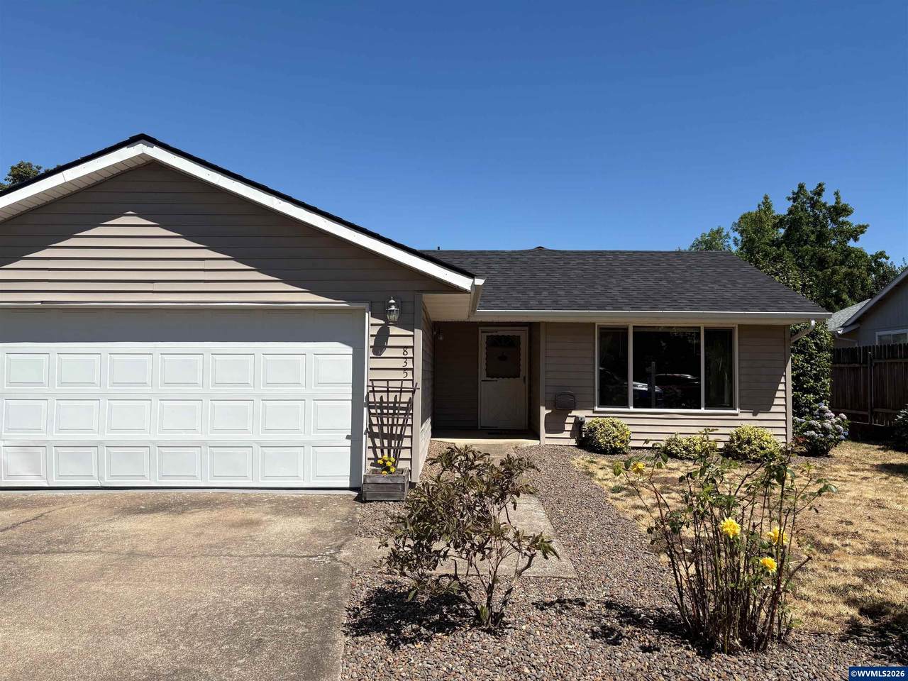 835 Sunflower Ln - Photo 1