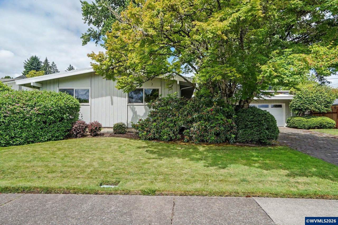 560 Merrie Dr - Photo 1