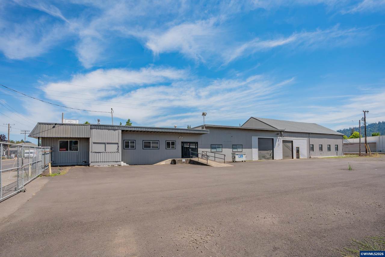 2711 Main - Photo 1