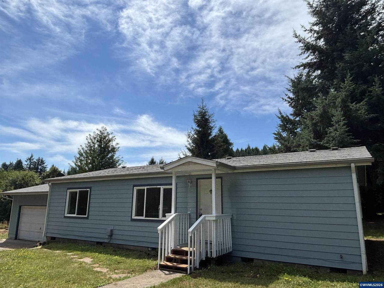 390 Montgomery St - Photo 1