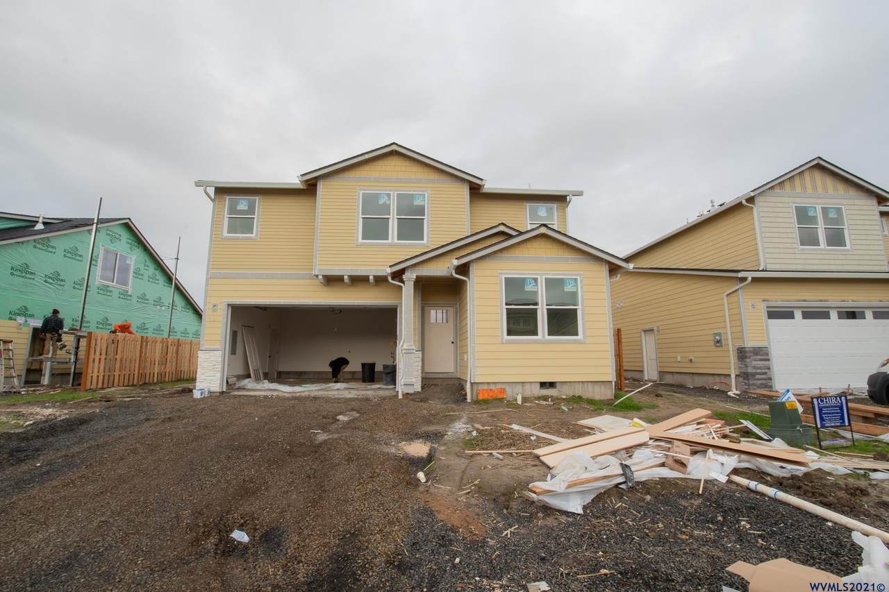 1054 Hickory St - Photo 1