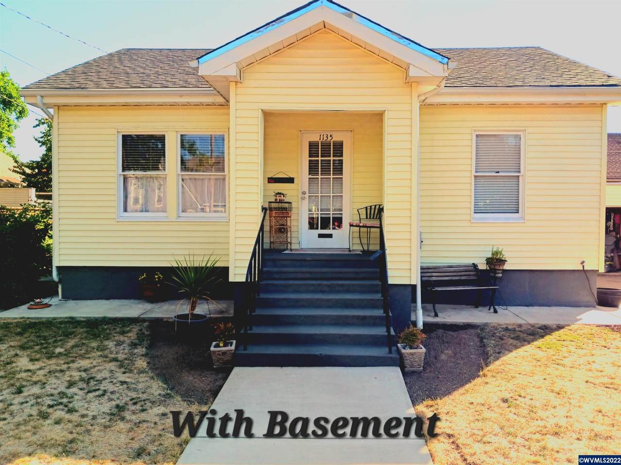 1135 Calapooia St - Photo 1