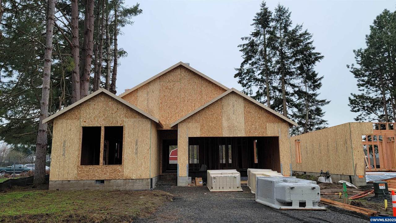 620 Orchard St - Photo 1