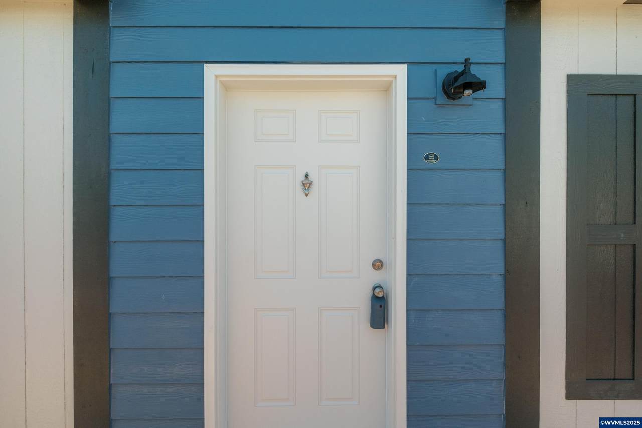 2935 Surf Ct - Photo 1
