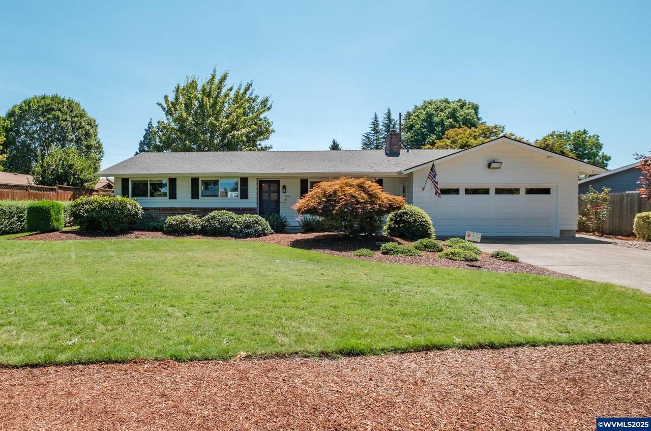 334 13th Av - Photo 1