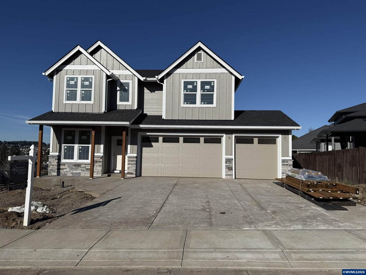 1915 Royal Crown Av - Photo 1