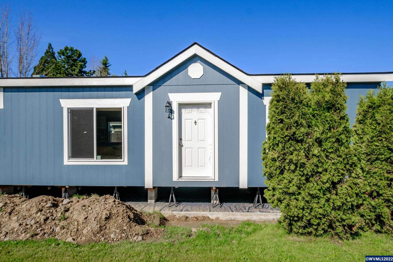 1230 Boardwalk Av - Photo 1
