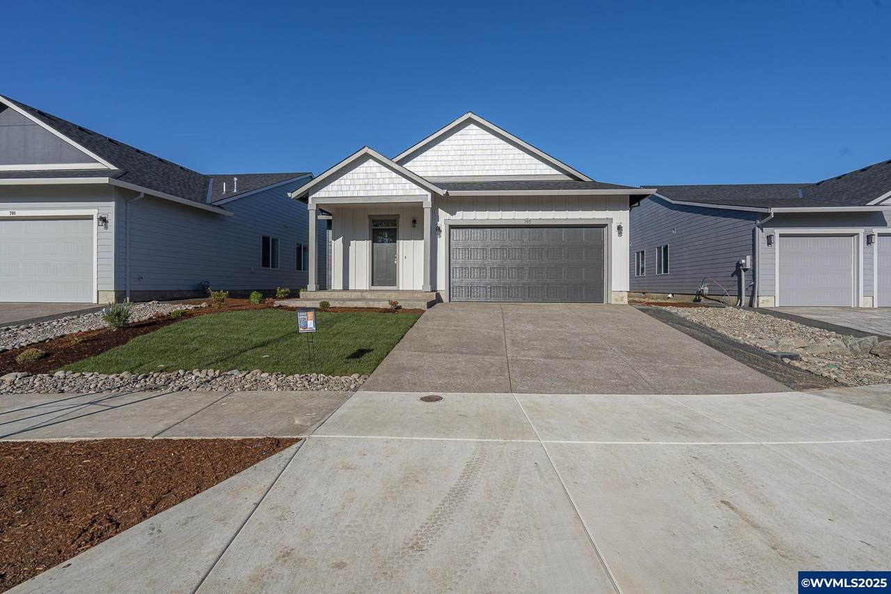 705 Tigerlily St - Photo 1