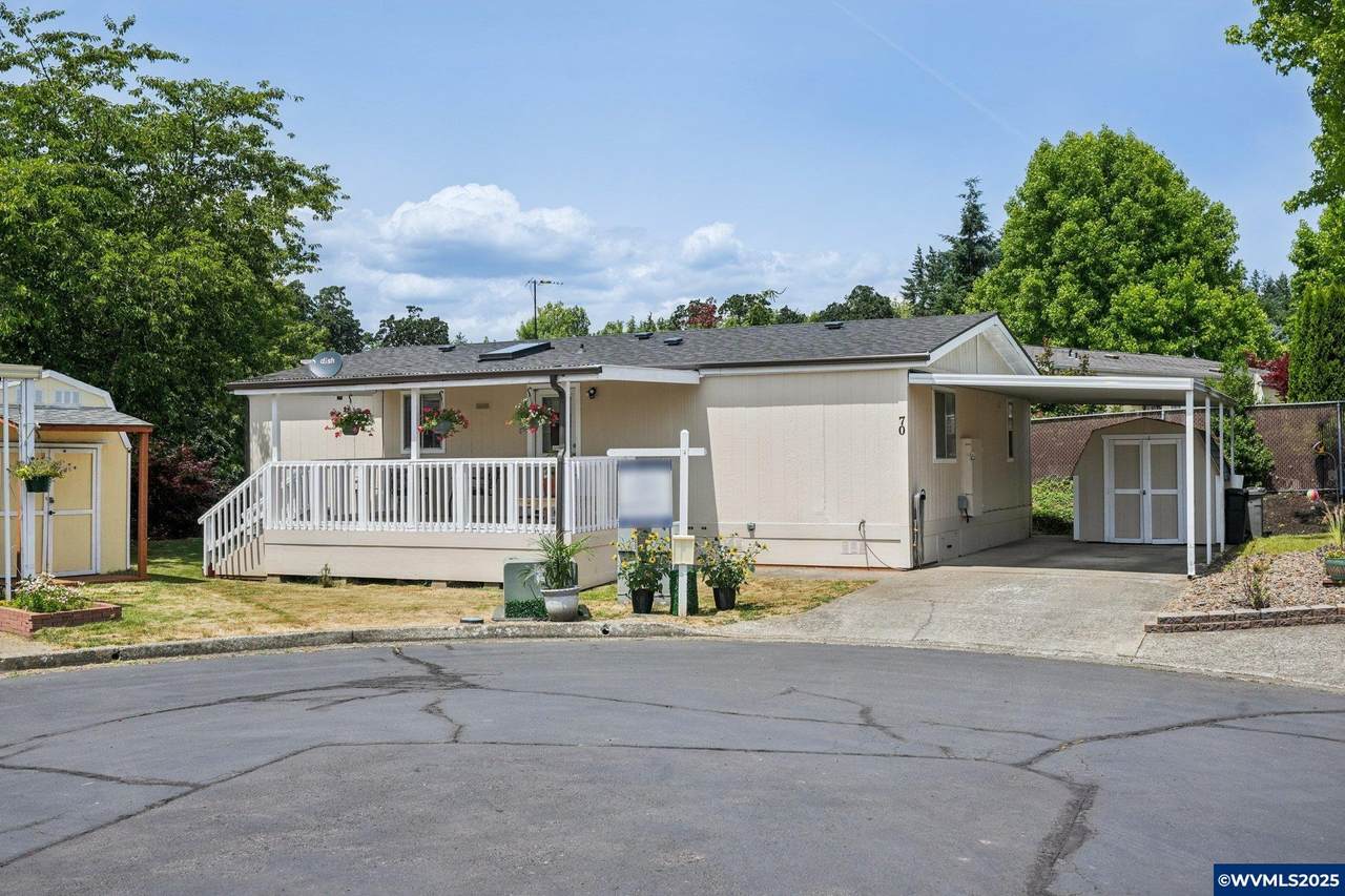 1501 Baker (#70) - Photo 1