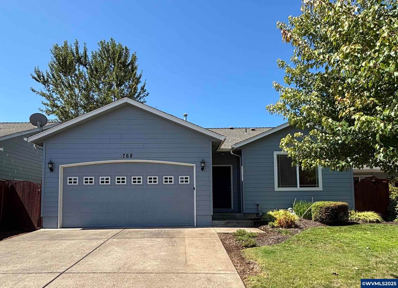 768 Trinity St - Photo 1