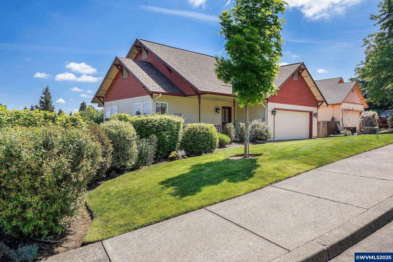 80 Sweden Cir - Photo 1