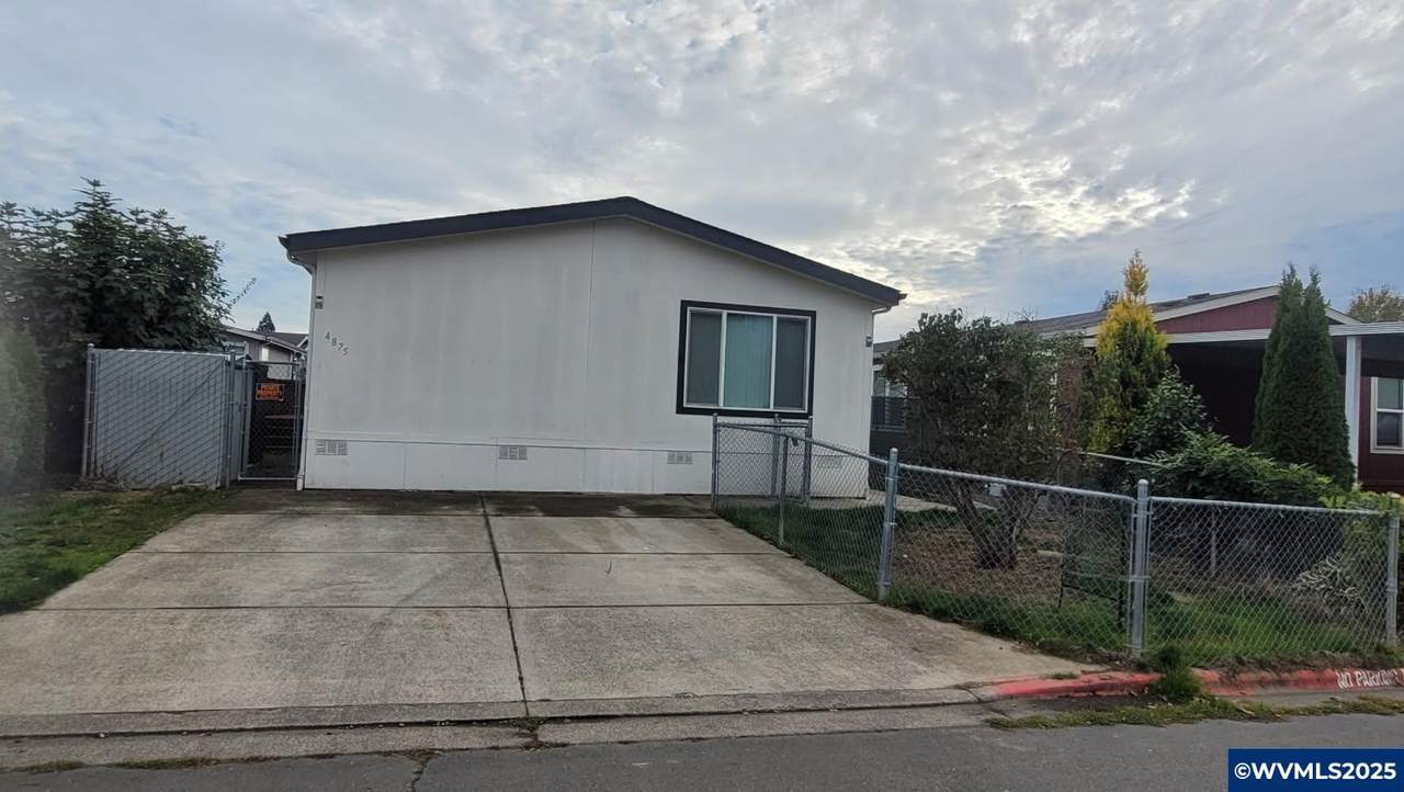 4875 Wyoming - Photo 1