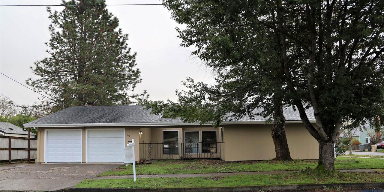 320 Isabella St - Photo 1