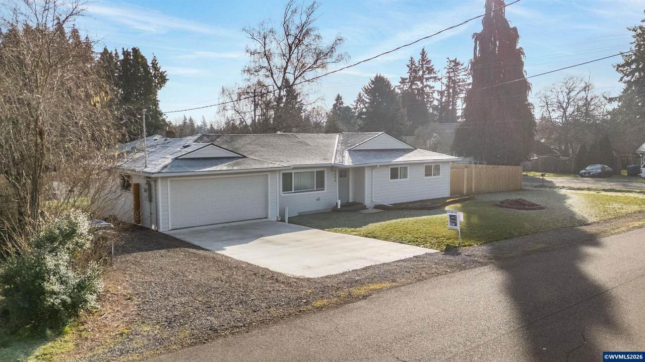 3994 Crestview Dr - Photo 1