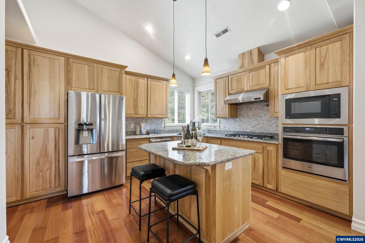 6913 Flicker Dr - Photo 1