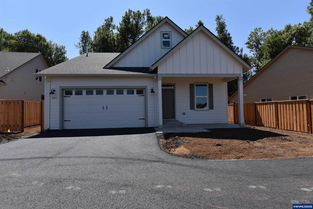 855 Oakleaf Wy - Photo 1