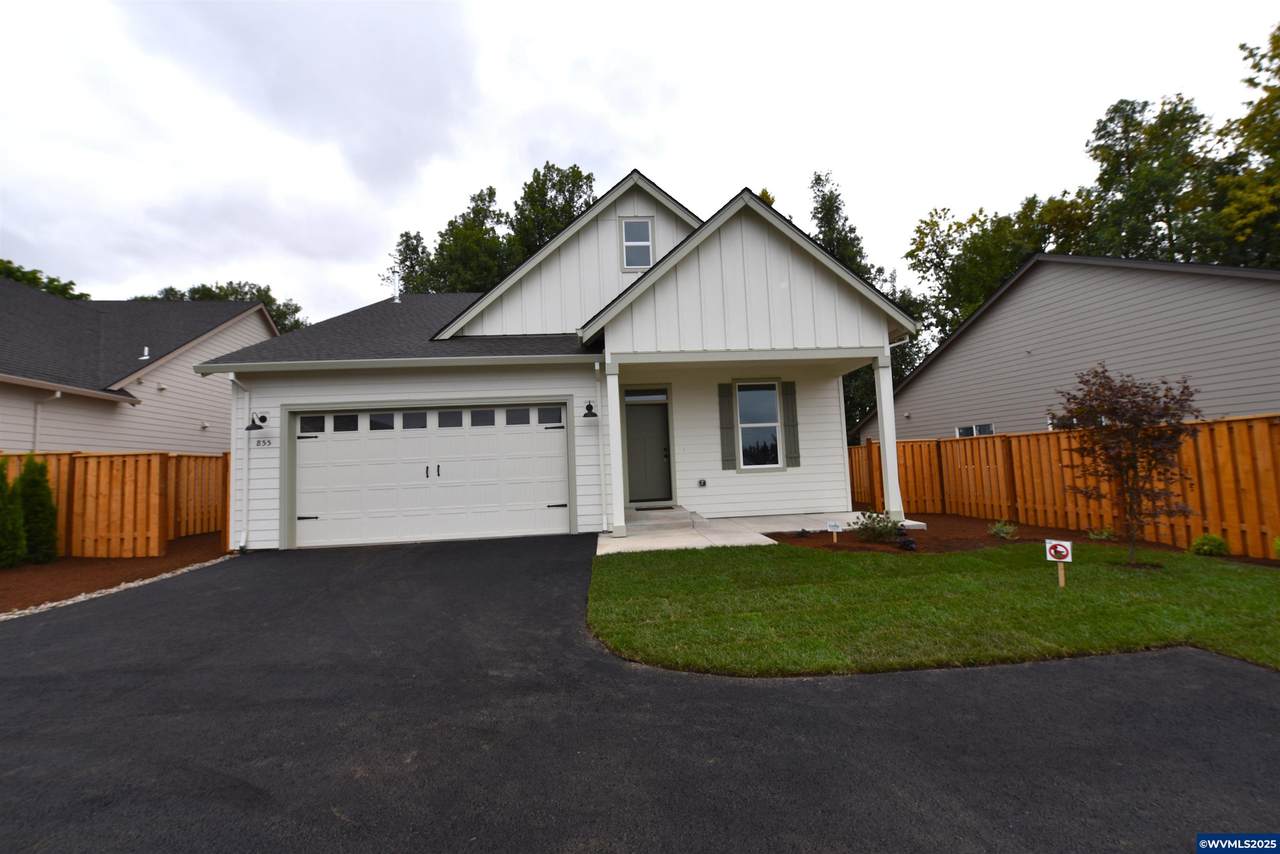 855 Oakleaf Wy - Photo 1