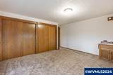 1027 Meadows Ln - Photo 19
