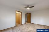 1027 Meadows Ln - Photo 21