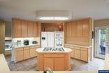 917 Hazeltine Av - Photo 22