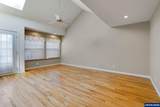 340 College St - Photo 16