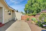 340 College St - Photo 38