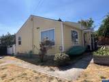 210 Hoyt St - Photo 2