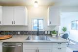 560 Hansen Av - Photo 15