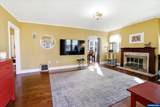 1160 Columbia St - Photo 7