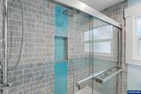 2340 Queen Av - Photo 18