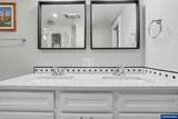 2340 Queen Av - Photo 24