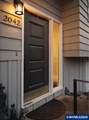 2042 Summit Av - Photo 3