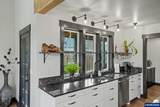 515/525 Levens St - Photo 23