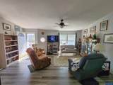 3025 Hollyridge Lp - Photo 3