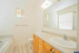 1055 Filbert St - Photo 15