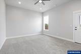 1026 Sassafras St - Photo 16