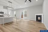 1026 Sassafras St - Photo 3