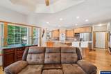724 Lost Ln - Photo 3