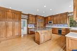 744 Creekside Dr - Photo 15
