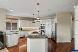 918 Hazeltine Av - Photo 17