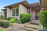 918 Hazeltine Av - Photo 2