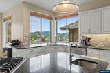 918 Hazeltine Av - Photo 22