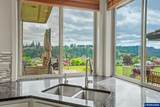 918 Hazeltine Av - Photo 23