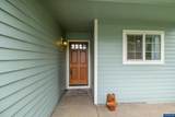 1067 Falcon Crest Dr - Photo 3