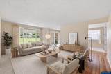 401 Cascade Dr - Photo 3