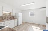 1121 Spruce St - Photo 11