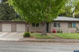 1044 Chestnut St - Photo 2