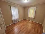 1060 Hickory St - Photo 15