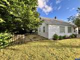 1060 Hickory St - Photo 3